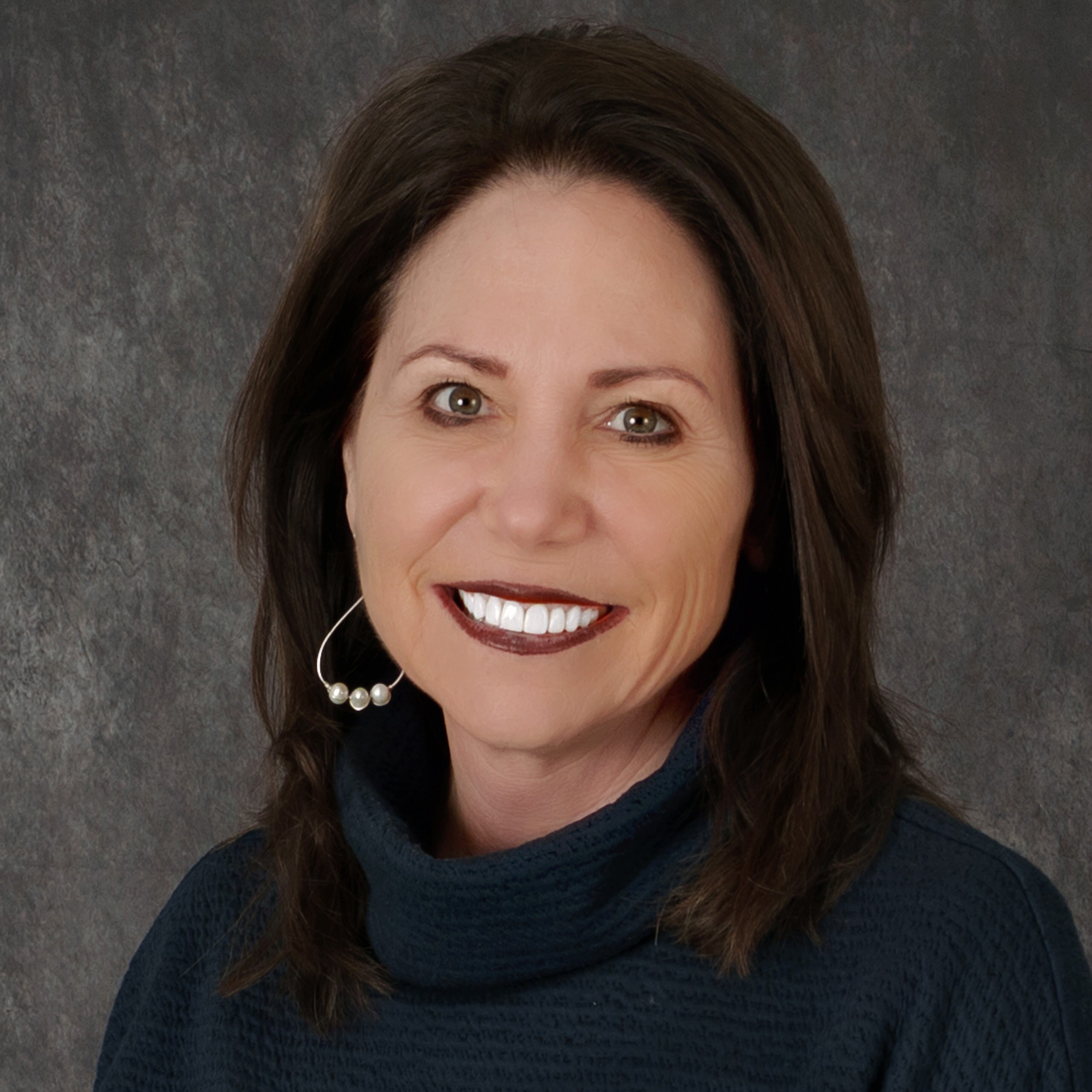 Lori - cropped Lori - cropped